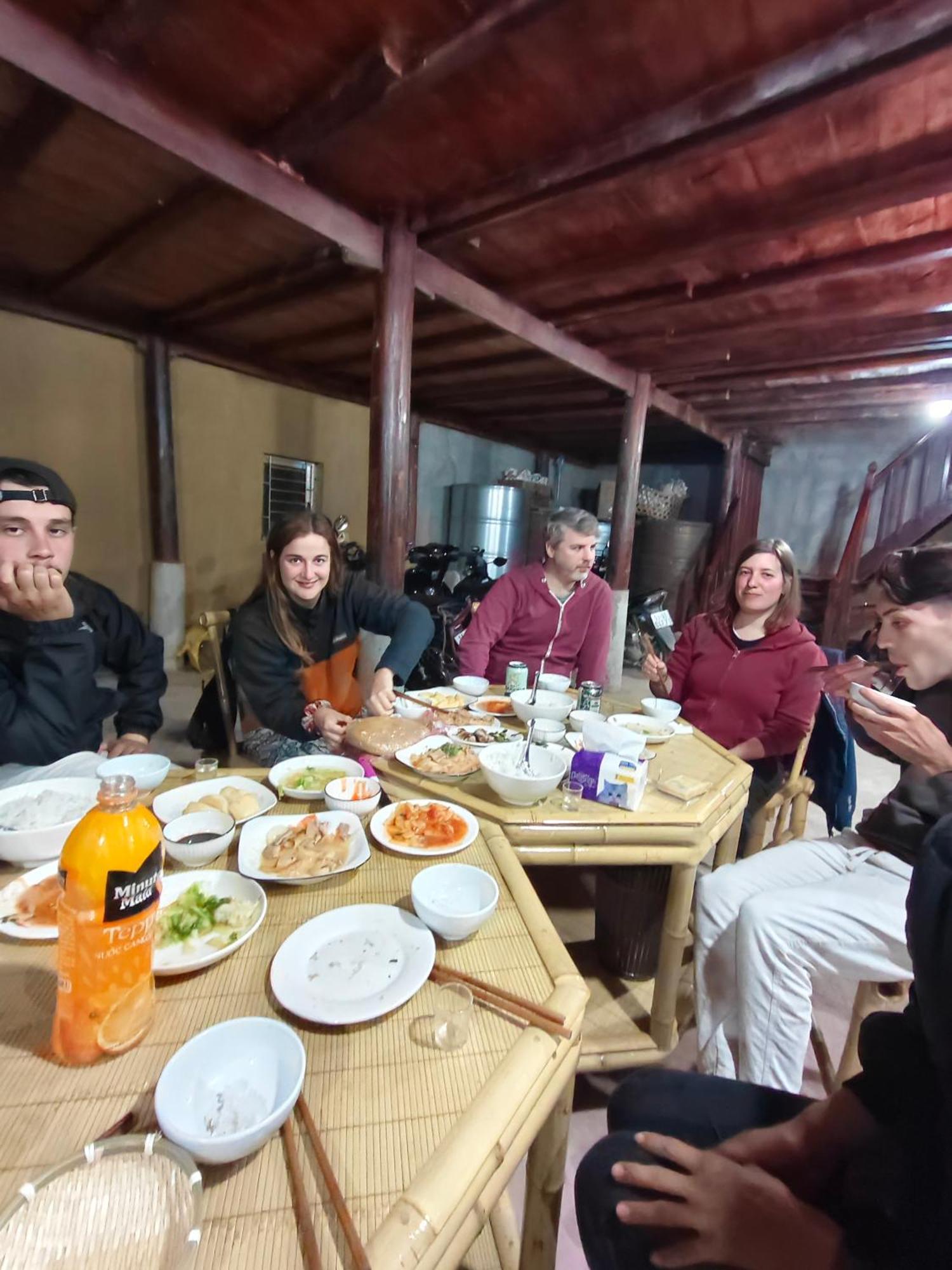 Nung An Homestay Quang Uyen Exteriér fotografie